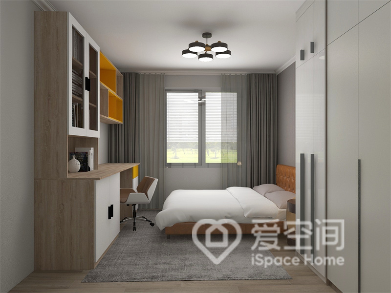 次卧的设计简单而实用，室内拥有较多储藏空间，黄色材质的突出点缀，为空间加分不少。