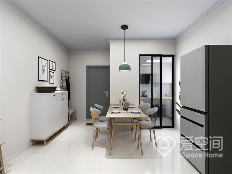 餐厅空间选用灰色+原木色的搭配方式，素雅干净的家具配色令空间看起来十分简约，用餐氛围温馨。