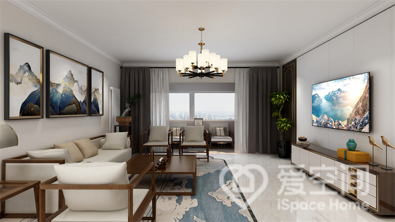 客厅无吊顶设计，新中式家具的铺陈令空间呈现出饱满而丰盈的中式质感，塑造出古典优雅的氛围。
