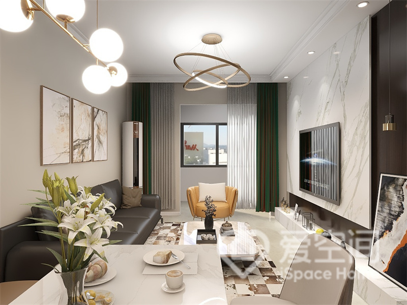 客厅选用米色和咖色的经典组合搭配，选择米调地板与空间整体氛围保持一致，家具装饰强化了立体感。