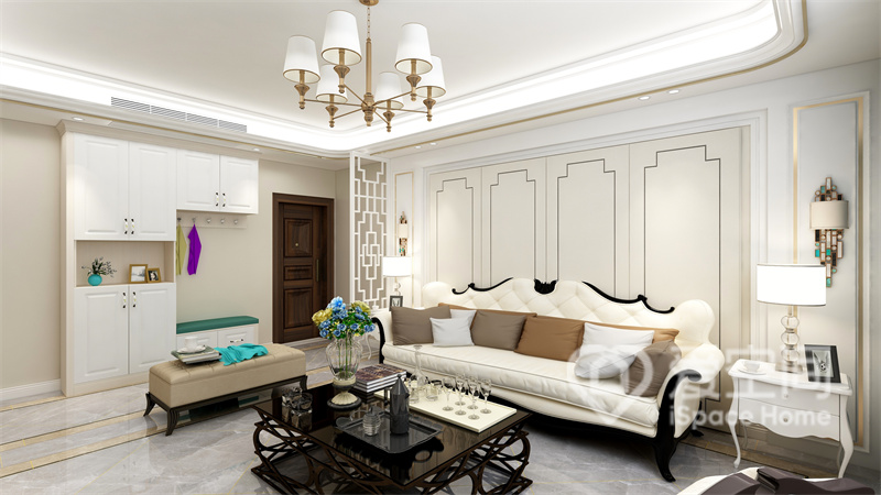 客厅空间以白色为主，赋予了空间无限的想象，欧系家具搭配期间，将美感彰显得淋漓尽致。