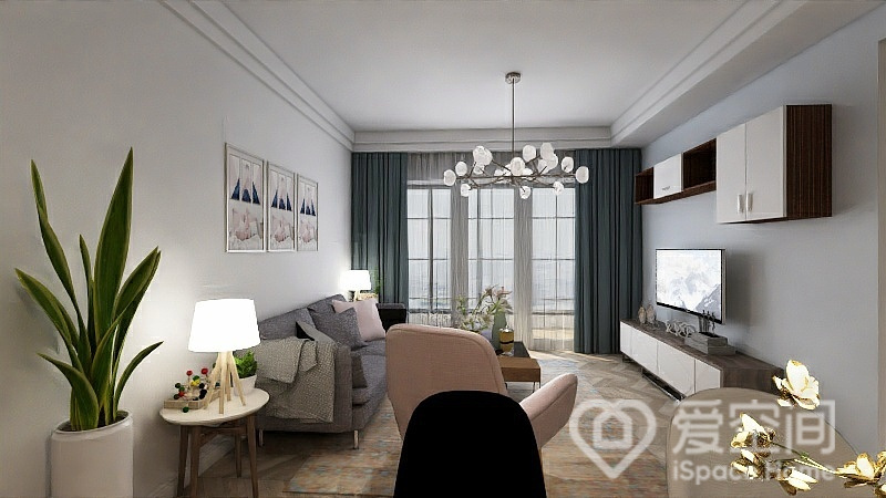 客厅无吊顶设计，将简约感发挥到极致，舒适的布艺沙发、茶几等家具围合摆放，彰显出惬意的家居氛围。