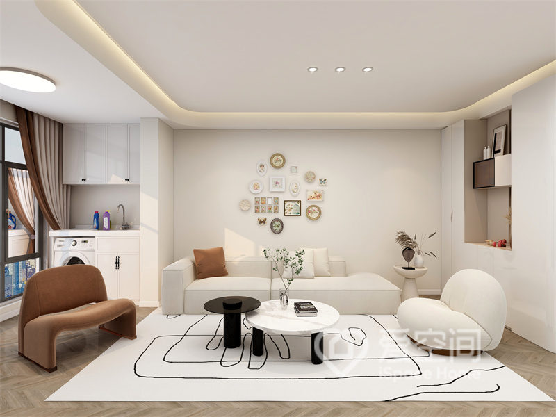客厅遵循少而精的设计理念，整体以白色为主，顶面加入灯带和筒灯设计，呈现出宁静的空间氛围。