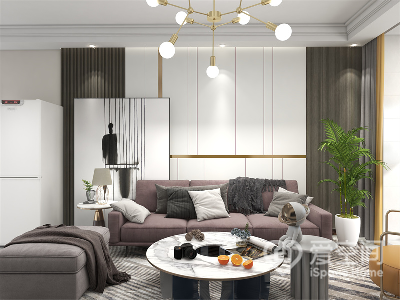 客厅运用纯净白色为基调，背景线条赋予简约层次，暗粉色布艺沙发前置，色彩搭配和谐，客厅轻奢精致。