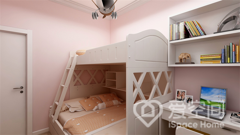 儿童房家具分布合理，高低床提升了空间利用率，减少了面积浪费，粉色调带来温馨的高级气质。