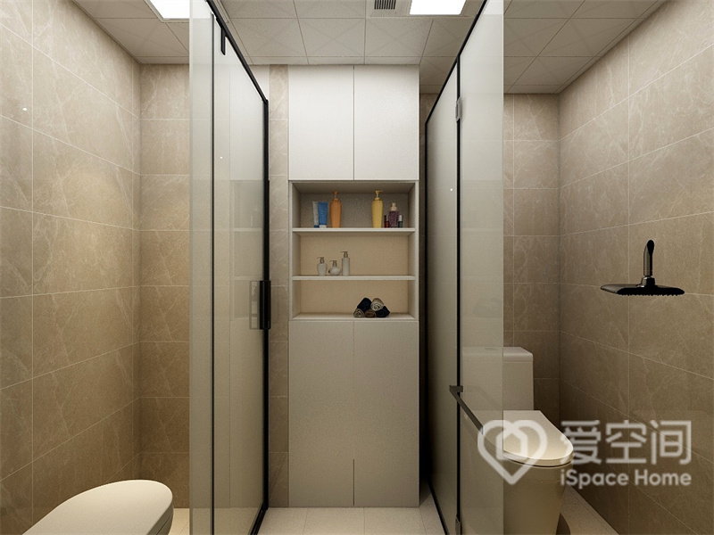 卫生间使用了三式干湿分离水，大面积米白色应用使空间效果更为温馨，白色洁具放置其中十分醒目。