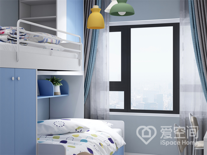 儿童房增设高低床，通透美观，蓝白色组合搭配，简单的线条勾勒，空间颜值得到提高。