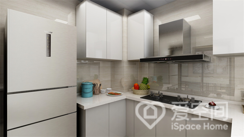 厨房空间格局紧凑，白色橱柜时尚又充满活力，L型的布局形成视觉张力，令烹饪变得更加轻松舒适。