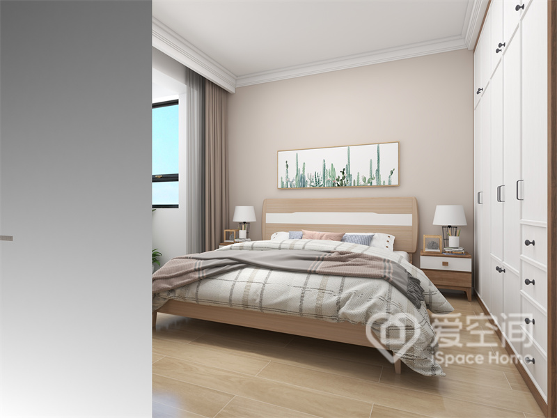 米色背景内敛精致，赋予了主卧空间舒适感，白色衣柜功能性强，入墙式设计令行走空间变得更多。