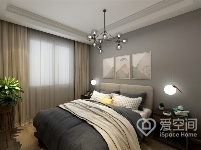 灰白立面令整个主卧显得宁静自然，灰褐色床品质感舒适，垂钓灯具和主灯的搭配提升了卧室的品味。