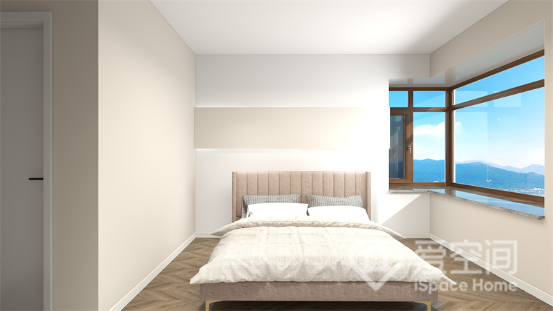 主卧选用淡雅的色彩为主调，空间显得格外干净明亮，简约的双人床打造出更为安宁的气息。