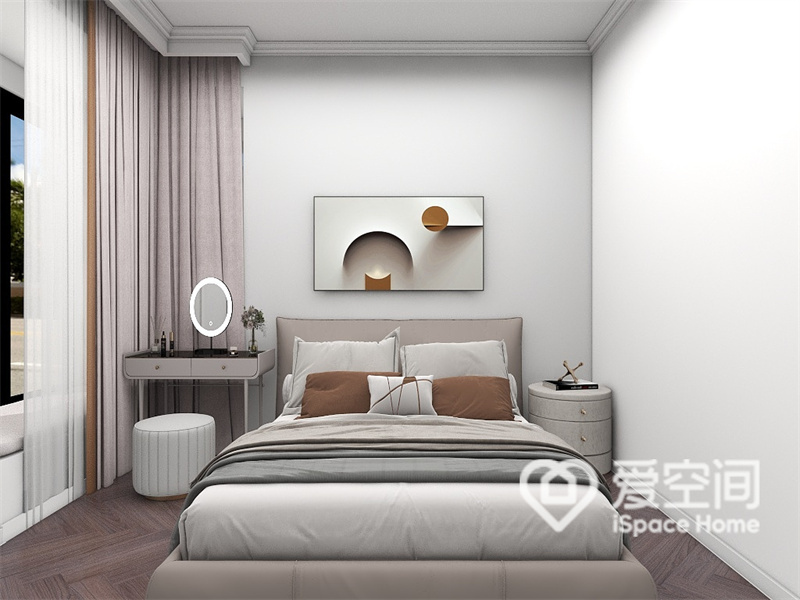 白色调的次卧空间显得十分敞亮，梳妆台、双人床和床头柜一字布置，日常使用十分方便。