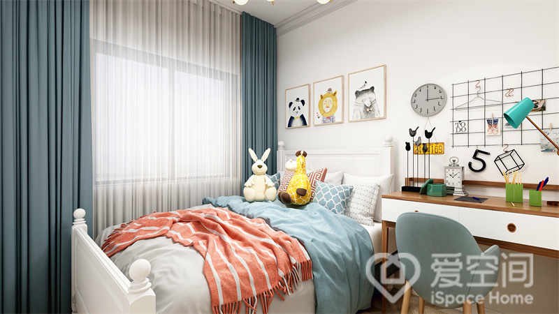 儿童房采用简单的设计手法，白色家具的温润感让整个空间的更加干净，装饰元素带来甜蜜童话的氛围。