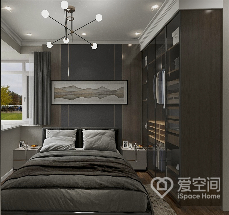 冷峻的线条穿梭在空间中，提升了卧室的立体感，灰褐色的软装元素展现出主人的优雅品味。