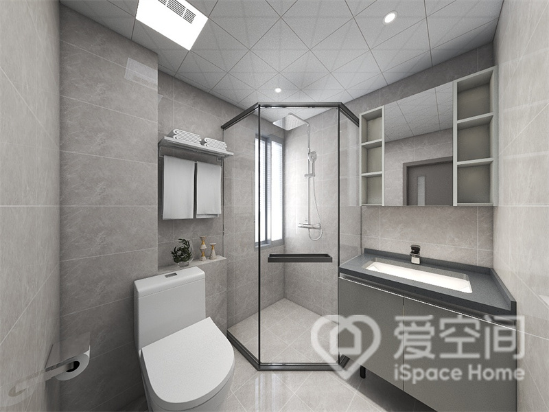 卫浴空间利用干湿分离提升层次质感，收纳架、镜柜和洗手柜为室内提供了充足的收纳空间。