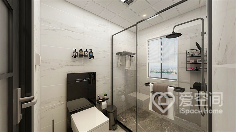 卫浴空间采用了干湿分离设计，温柔的米色调背景慵懒惬意，白色洁具显得空间格外明亮。