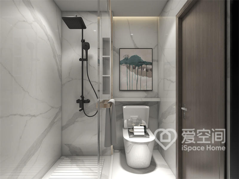 白色大理石带来高级感，干湿分离增加了卫浴空间的层次，壁龛巧妙地嵌入墙体中，增加了储物空间。