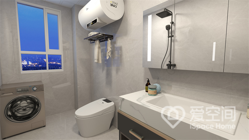 卫浴空间采光充足，日常有良好的光线注入室内，洗衣机放置在其中，方便业主排水和使用。