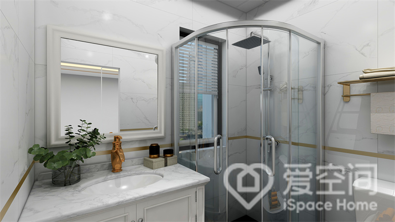 卫生间运用了干湿分离设计，镜面与洗手柜自带轻奢质感，绿植与摆件装点其中，演绎出精致的生活方式。