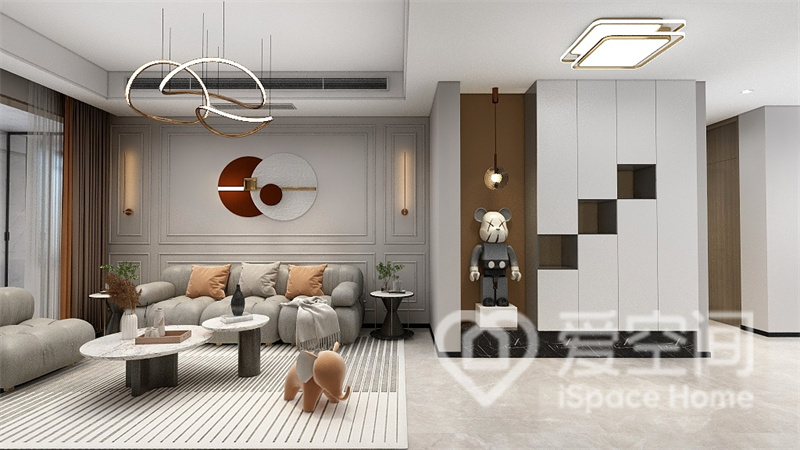 客厅采用现代风格设计，在满足功能性的前提下，家具以简约和舒适为核心。
