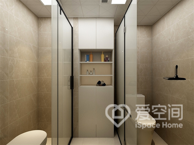 米色調背景令衛浴空間溫暖舒適，三式干濕分離優化了空間動線，日常使用便捷。