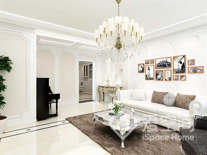 客厅以白色基调为主，开阔又明亮，精致的软装融入其中，增加了仪式感。