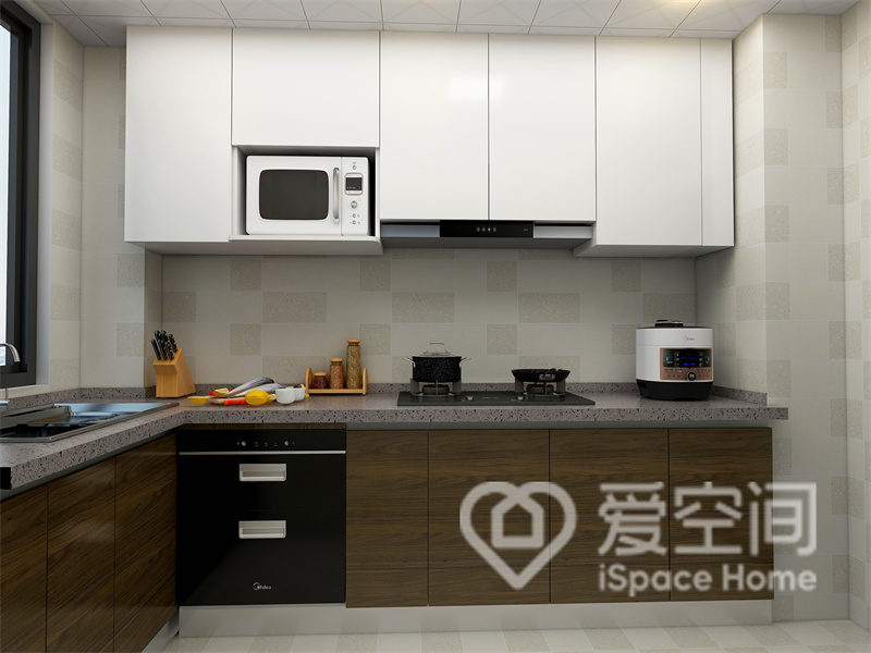 厨房以米色砖面为背景，融入简练干净的橱柜，呈现出安静质朴的氛围。