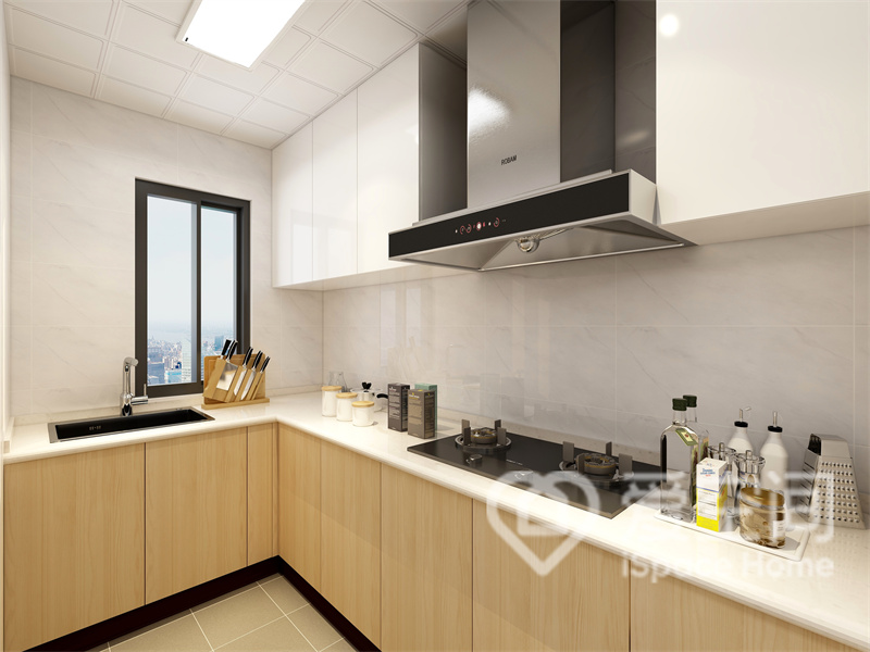 廚房空間用原木與白色色系演繹素雅格調，同時注重對動線的劃分及設計。