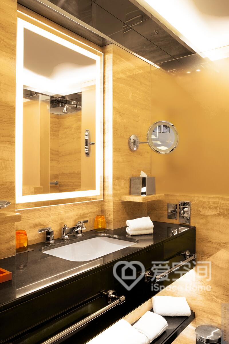 衛浴空間結構緊湊，大氣沉穩又不乏時尚氣質，呈現出優雅精致的生活品味。