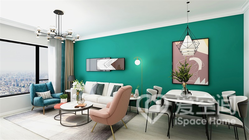 放眼客廳，孔雀綠背景畫給人視覺上的震撼，搭配精致的家具裝飾，呈現出品質感。