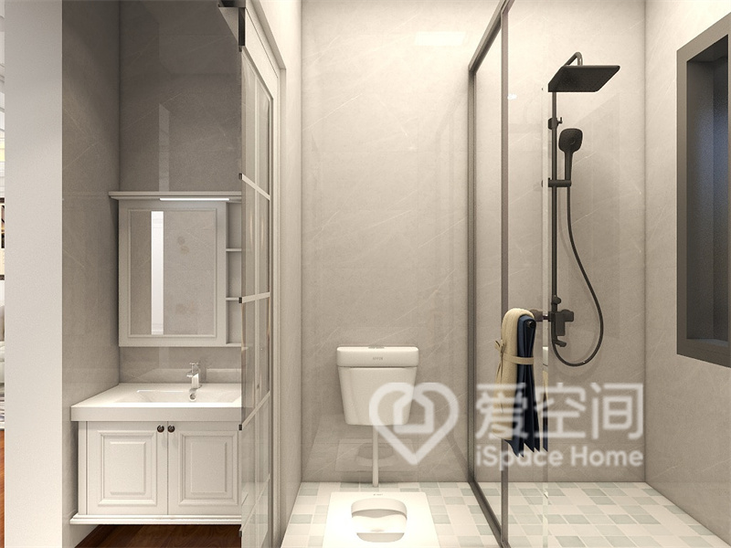 卫生间空间比较宽敞，采用三式干湿分离设计，确保了卫生间的卫生，也方便了日常的打扫整理工作。