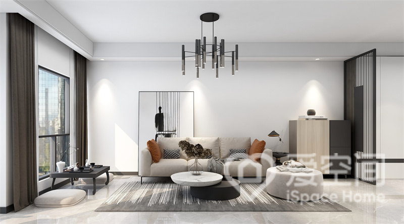 客厅色彩淡雅，在满足功能性需求的基础上，精选家具布置，呈现出现代优雅的都市美感。