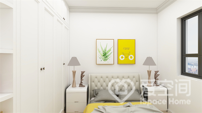 次臥空間采用簡單的線條勾勒，背景搭配明亮的裝飾畫，很好的將現代生活的悠閑和舒適體現了出來。