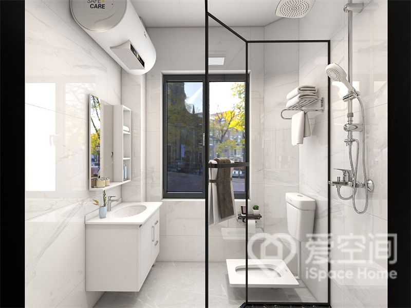 衛浴空間以白色為主，采用玻璃進行干濕分離，使用起來簡潔雅致，占用空間少。