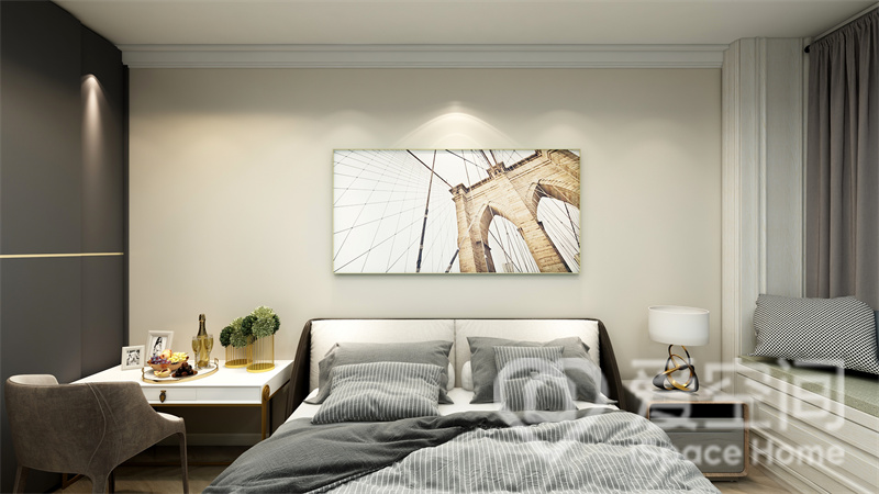 臥室無主燈設計顯得十分高級，整個空間的基調為米色，灰色與白色是主要配色，裝飾畫調動了空間活力。