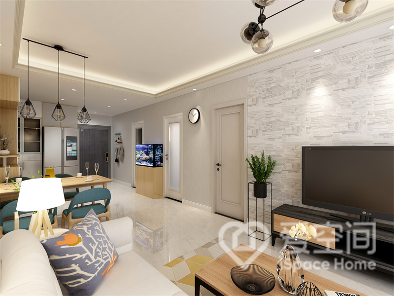 客厅以白色为主色调，电视墙壁纸提升了艺术感，原木元素的融入提升了客厅的温馨感细节。