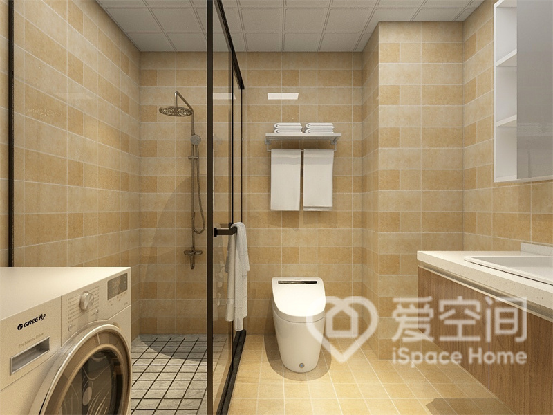 淋浴房利用玻璃做隔断，可防止洗澡时出现溅水的尴尬局面，米色的背景墙营造出一种朦胧美感。