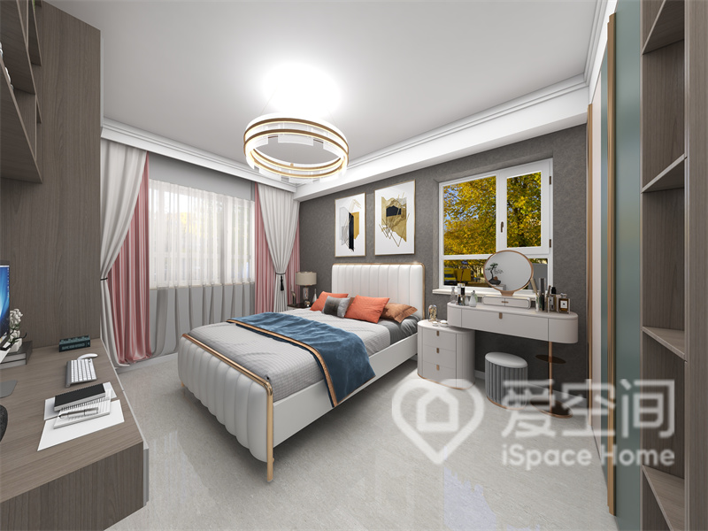灰色与白色在主卧中融合的十分和谐，窗帘和床品配以粉色元素装饰，打造出宜人的卧室空间。