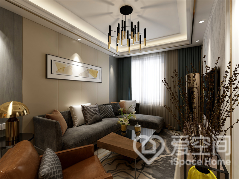 客厅采用精致的护墙板墙面设计，搭配灰色布艺沙发，灯具配色与背景相辅相成，整个空间显得更加的灵动。