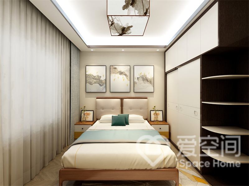 方寸之间皆是优雅，次卧的米色家具让空间显得清新儒雅，背景装饰画与床头造型相互呼应，格调雅致。