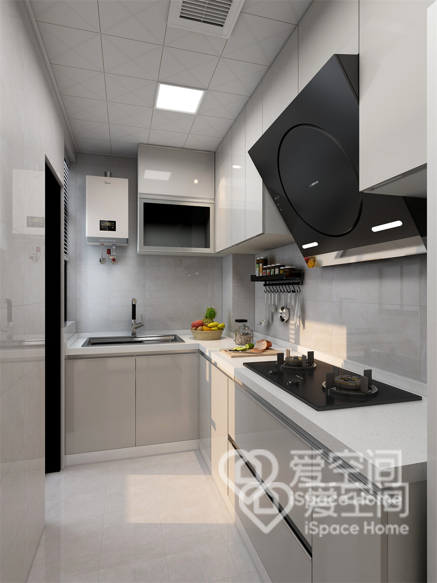 厨房空间注重实用性，米色烤漆橱柜颜值与功能兼具，色调与背景平衡，使厨房显得雅致明亮。