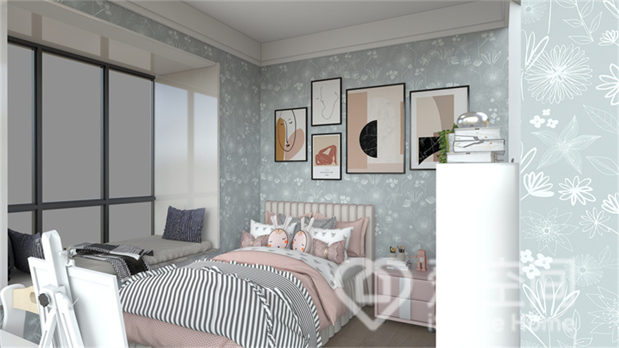 次卧结构紧凑，素雅的墙纸增加了空间的视觉氛围感，粉色元素的融入提升了空间的颜值和气质。