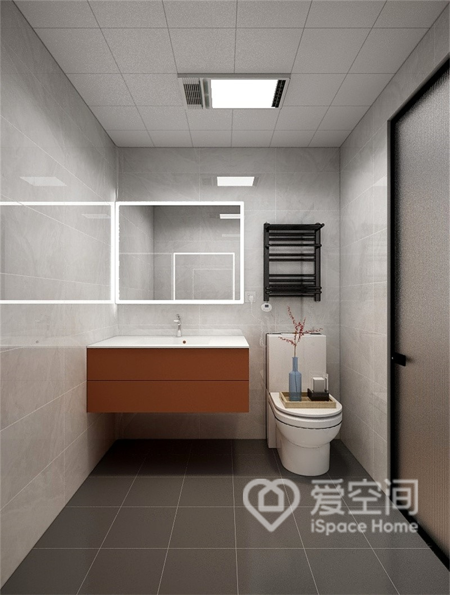 大理石的基底令主卧空间更为纯粹，悬空式洗手台不容易留下卫生死角，让空间轻盈通透。