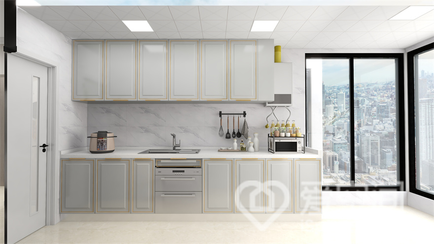 厨房释放了部分空间，功能得到多维度提升，橱柜拥有温和淡雅的色调，为厨房带来温馨与舒适感。