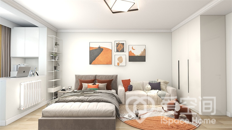 白色的主卧空间呈现出整洁清爽的视觉效果，装饰画及软装采用偏暖色调点缀，给人以柔和舒适之感。