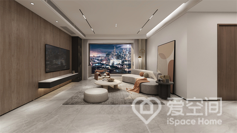 客厅以白色来作为主要色调，白色沙发展现出一种优雅的魅力，电视墙采用木材为底色，加入悬浮柜后层次尽显。
